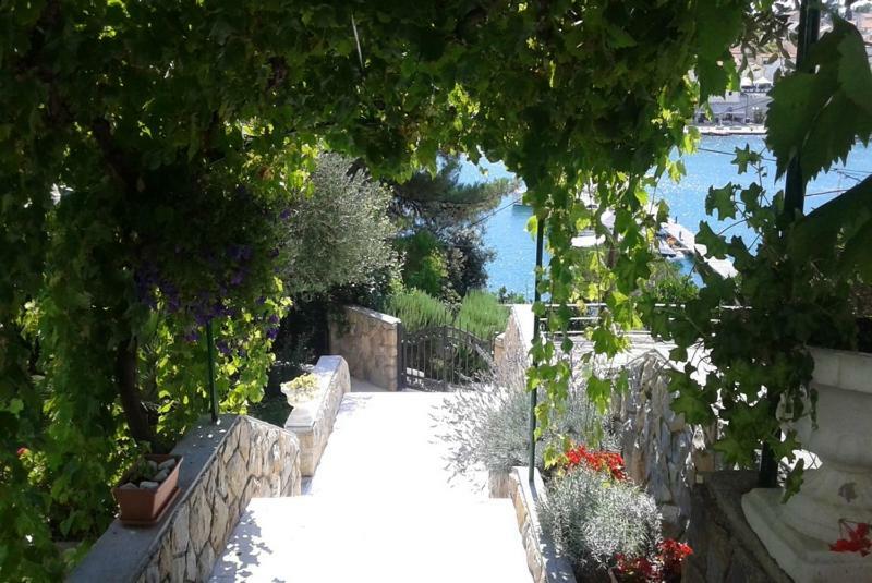 Apartmani Ivic Paka Rab Banjol Exterior photo